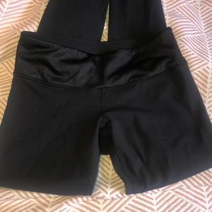 Low rise lululemon black full length leggings